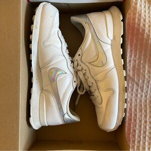 Women’s Nike shoes